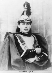 1312492-Louis-Ferdinand_Céline_en_1914.jpg
